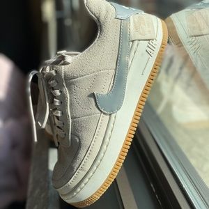 NIKE AIR FORCE up steps